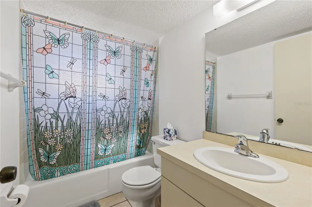 942 CAPRI ISLES BOULEVARD #105 Venice, FL 34292
