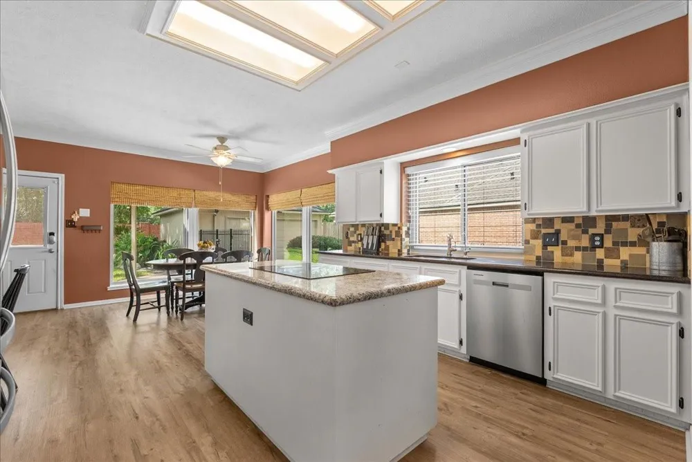 4318 Island Hills Drive Pasadena, TX 77059