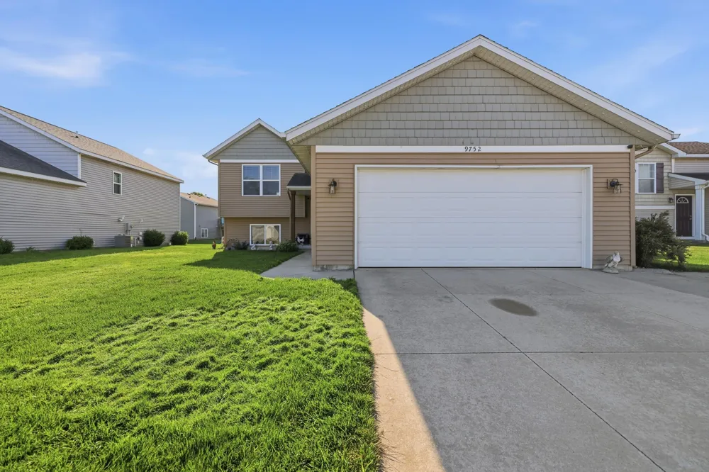 9752 Crystal Circle Zeeland, MI 49464