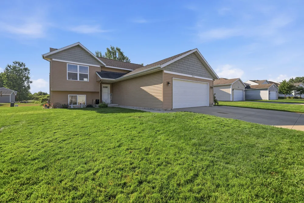 9752 Crystal Circle Zeeland, MI 49464
