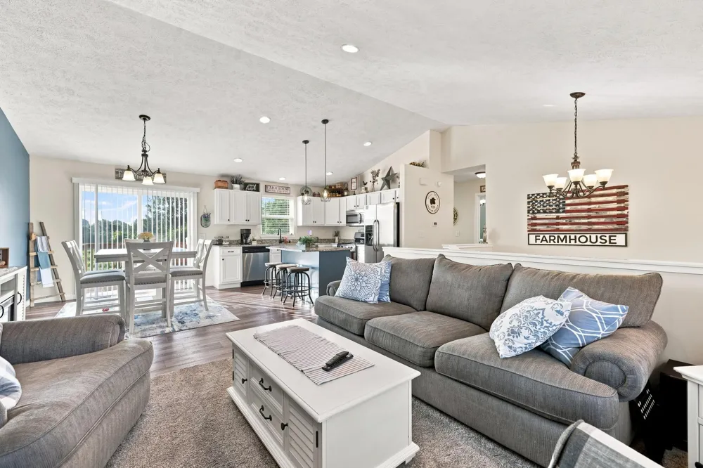 9752 Crystal Circle Zeeland, MI 49464