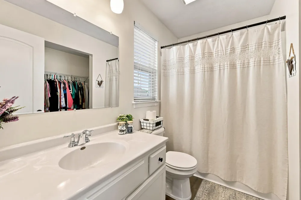 9752 Crystal Circle Zeeland, MI 49464