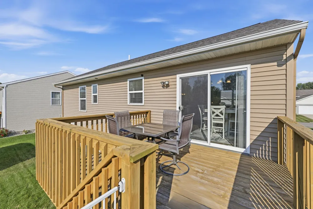 9752 Crystal Circle Zeeland, MI 49464