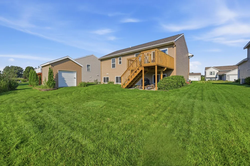 9752 Crystal Circle Zeeland, MI 49464
