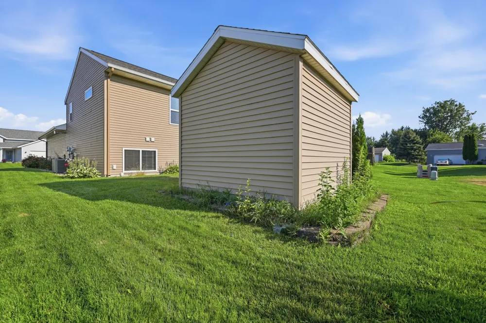 9752 Crystal Circle Zeeland, MI 49464