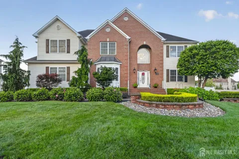 5 Adam Court