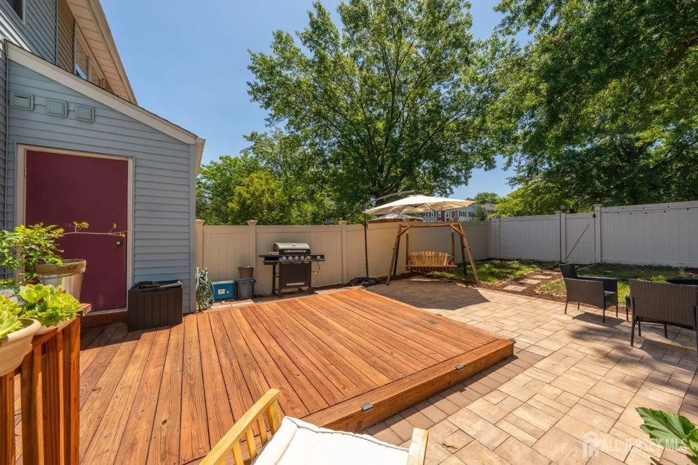 35 E Byrnes Lane E Sayreville, NJ 08872