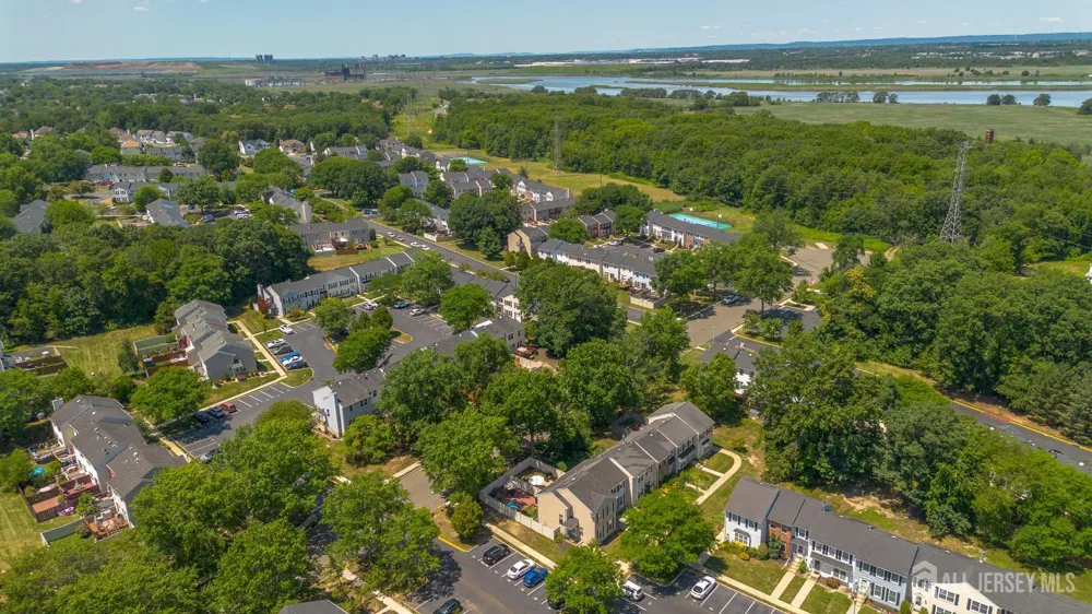 35 E Byrnes Lane E Sayreville, NJ 08872