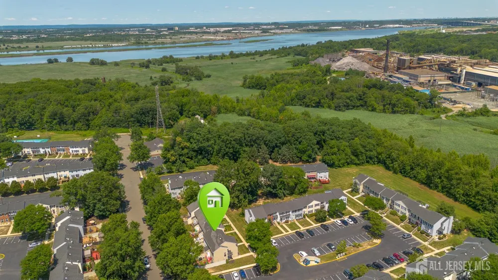 35 E Byrnes Lane E Sayreville, NJ 08872