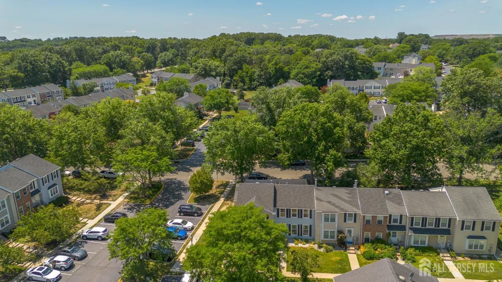 35 E Byrnes Lane E Sayreville, NJ 08872