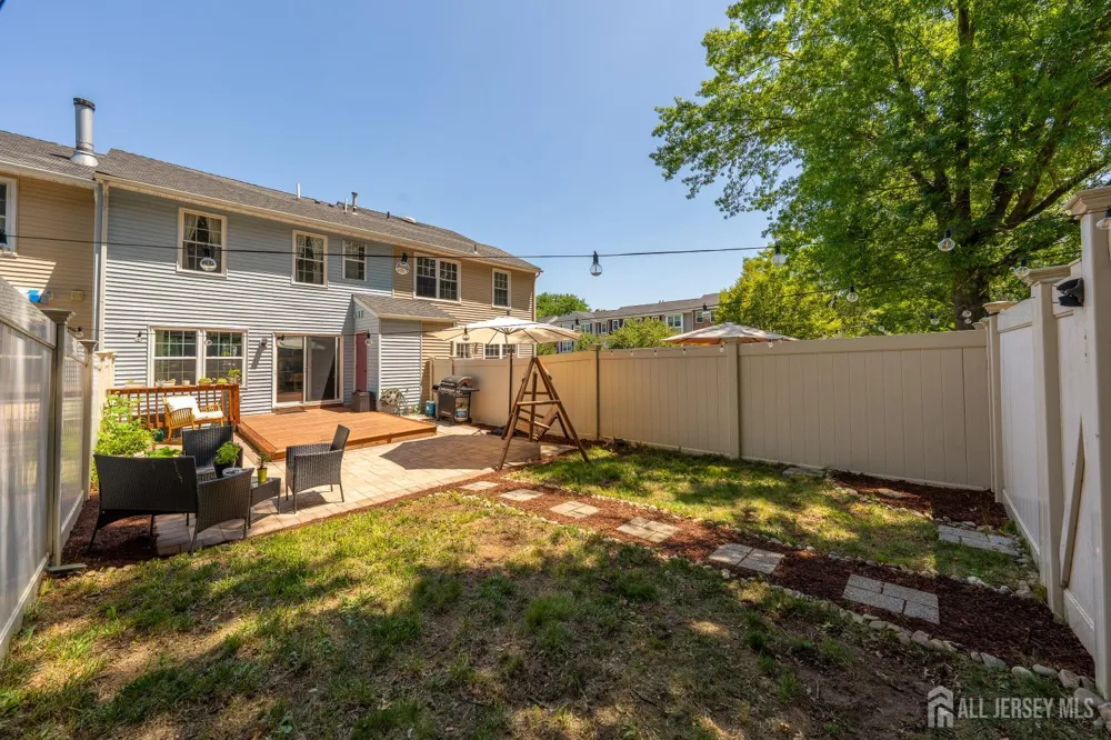 35 E Byrnes Lane E Sayreville, NJ 08872