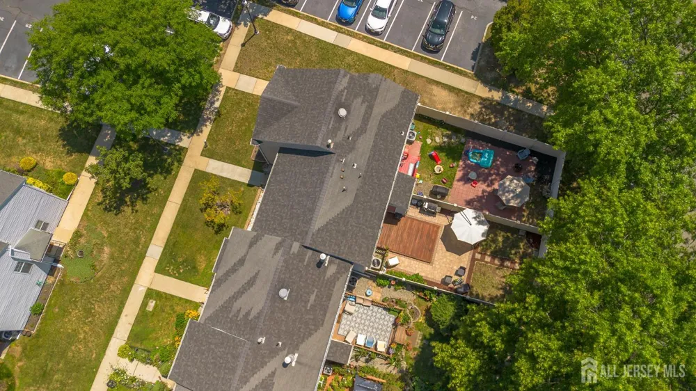 35 E Byrnes Lane E Sayreville, NJ 08872