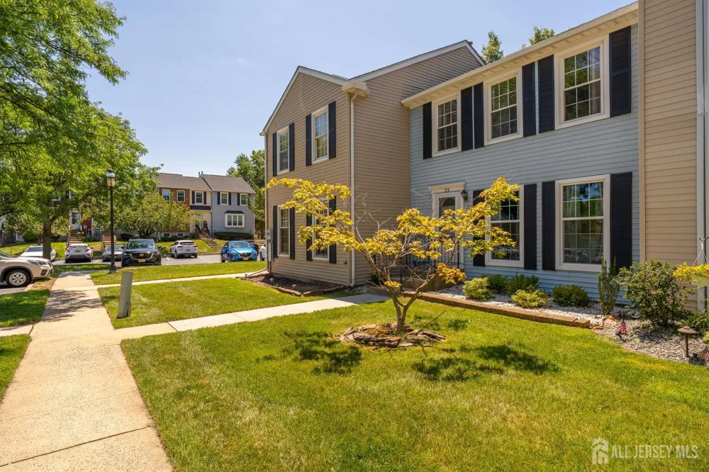 35 E Byrnes Lane E Sayreville, NJ 08872