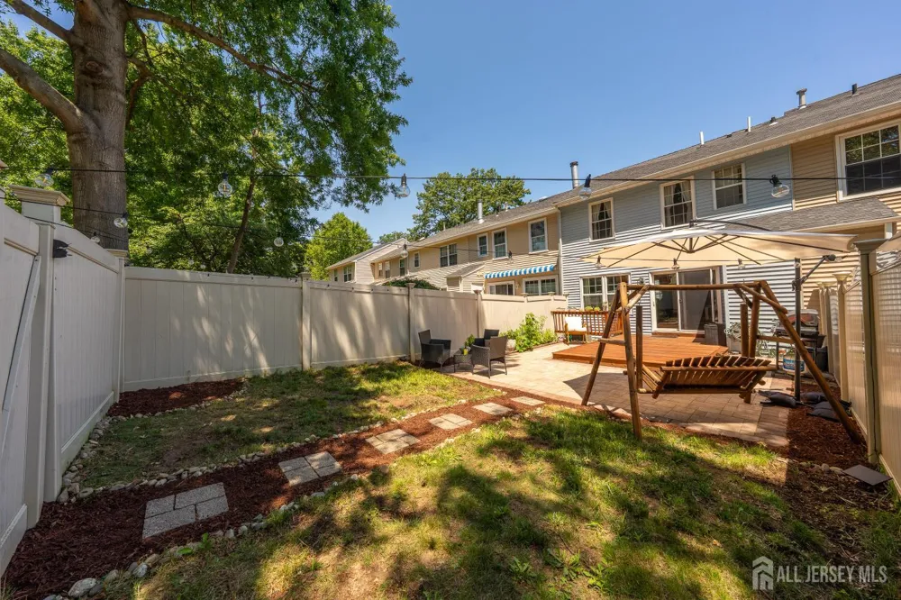 35 E Byrnes Lane E Sayreville, NJ 08872