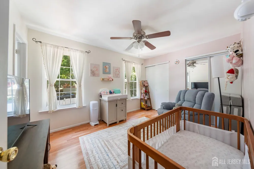 35 E Byrnes Lane E Sayreville, NJ 08872