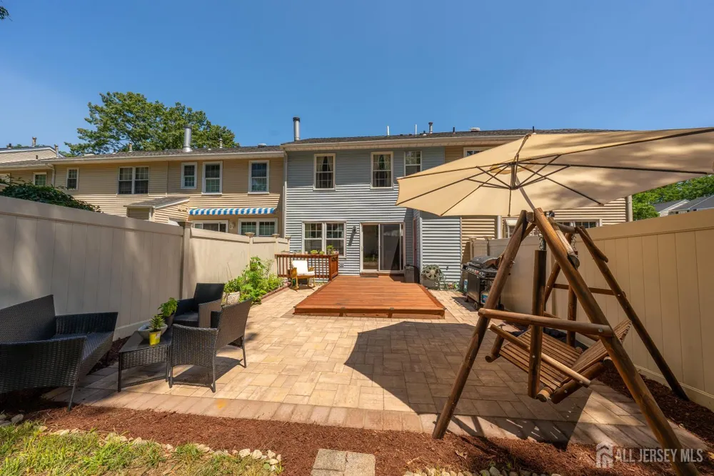 35 E Byrnes Lane E Sayreville, NJ 08872