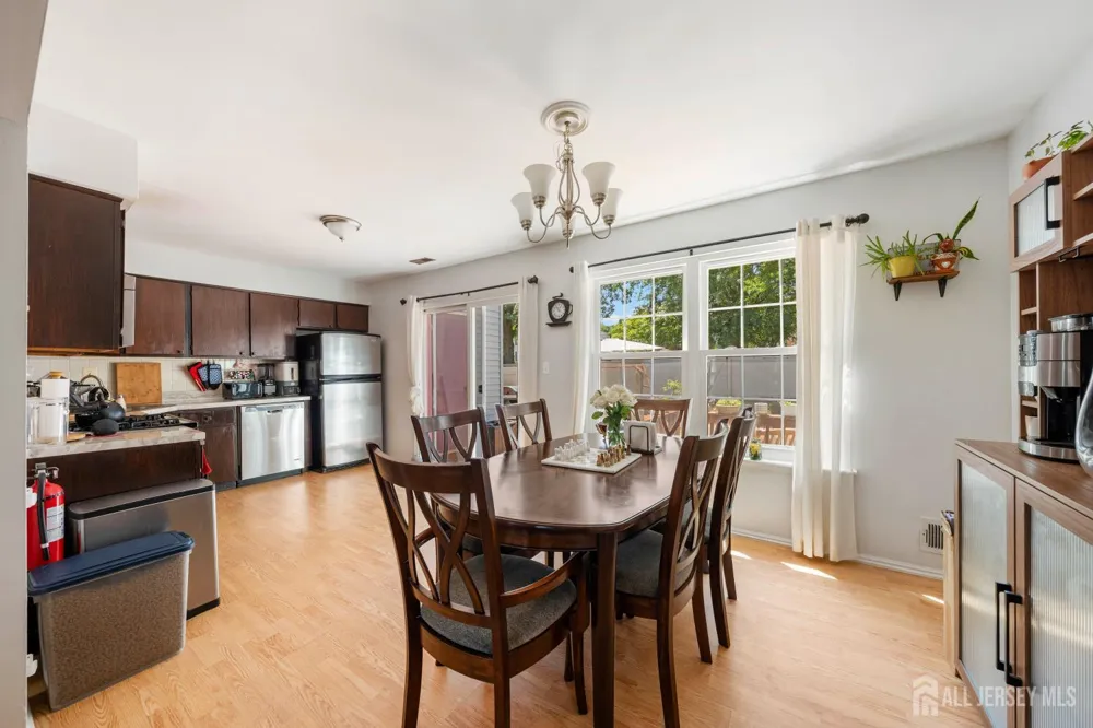 35 E Byrnes Lane E Sayreville, NJ 08872
