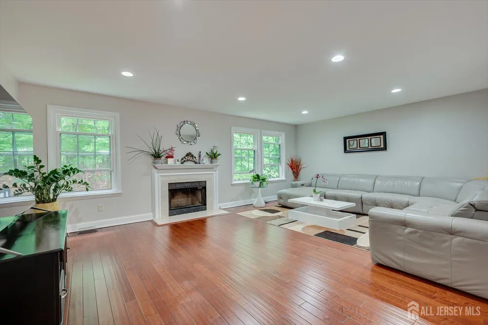 4506 Stonehedge Road Edison, NJ 08820