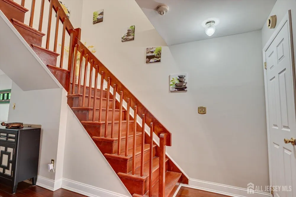 4506 Stonehedge Road Edison, NJ 08820