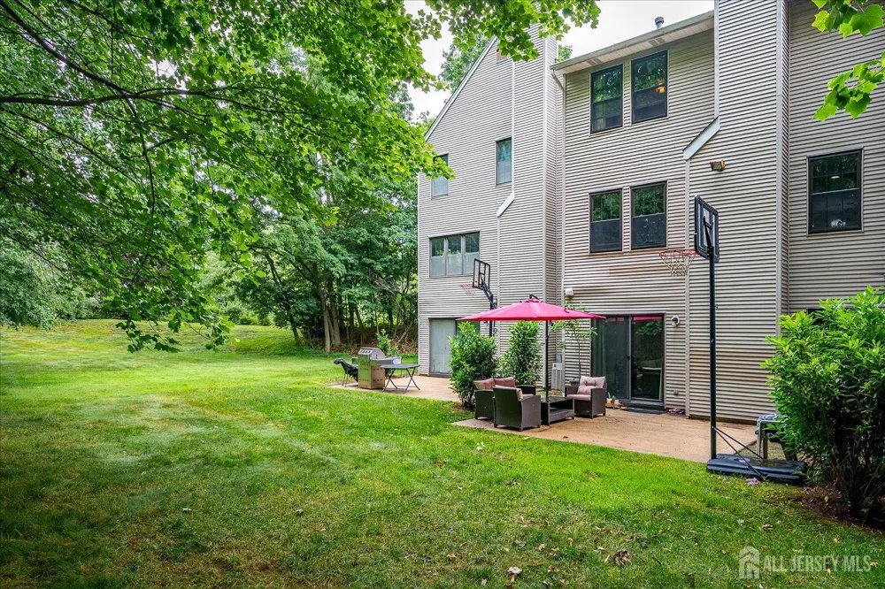 4506 Stonehedge Road Edison, NJ 08820