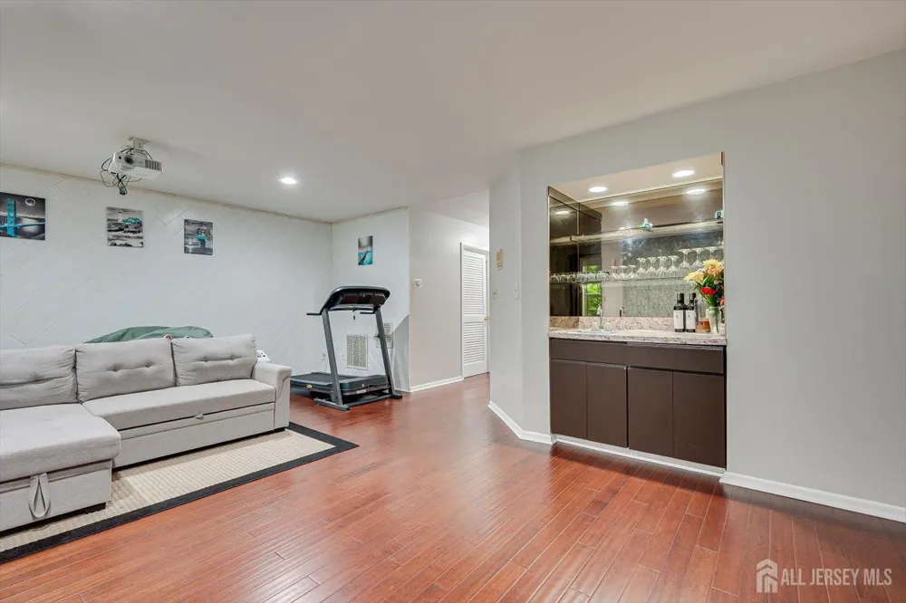 4506 Stonehedge Road Edison, NJ 08820