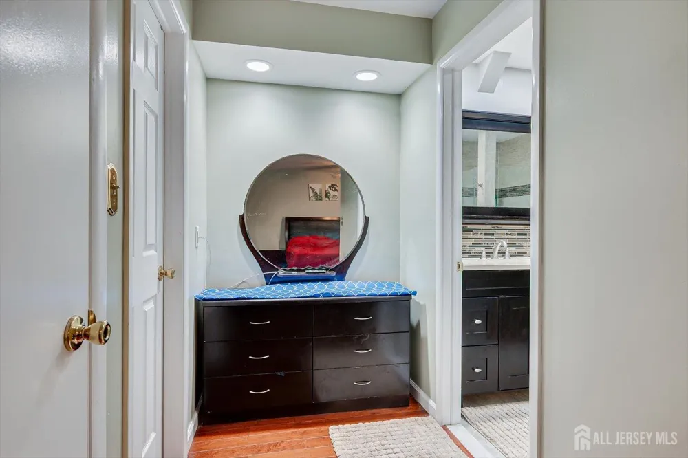 4506 Stonehedge Road Edison, NJ 08820