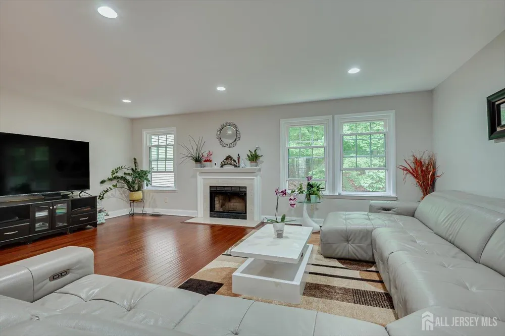 4506 Stonehedge Road Edison, NJ 08820