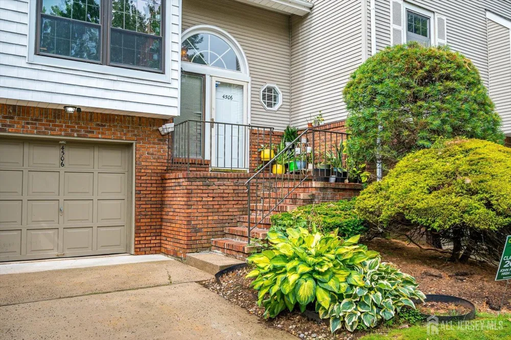 4506 Stonehedge Road Edison, NJ 08820