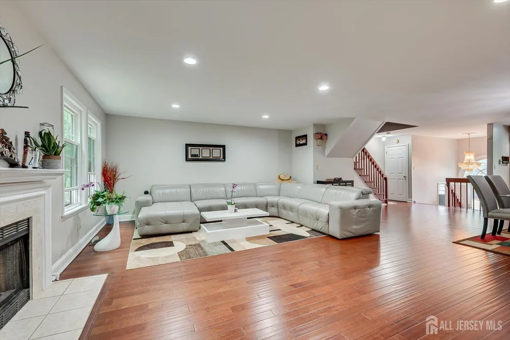 4506 Stonehedge Road Edison, NJ 08820