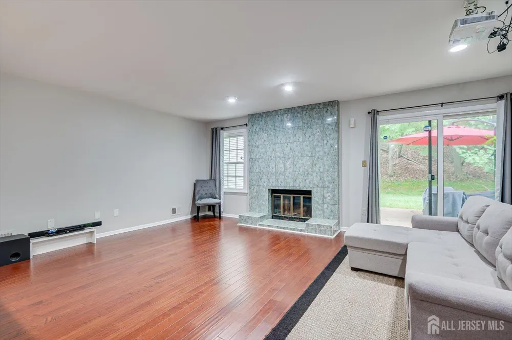 4506 Stonehedge Road Edison, NJ 08820