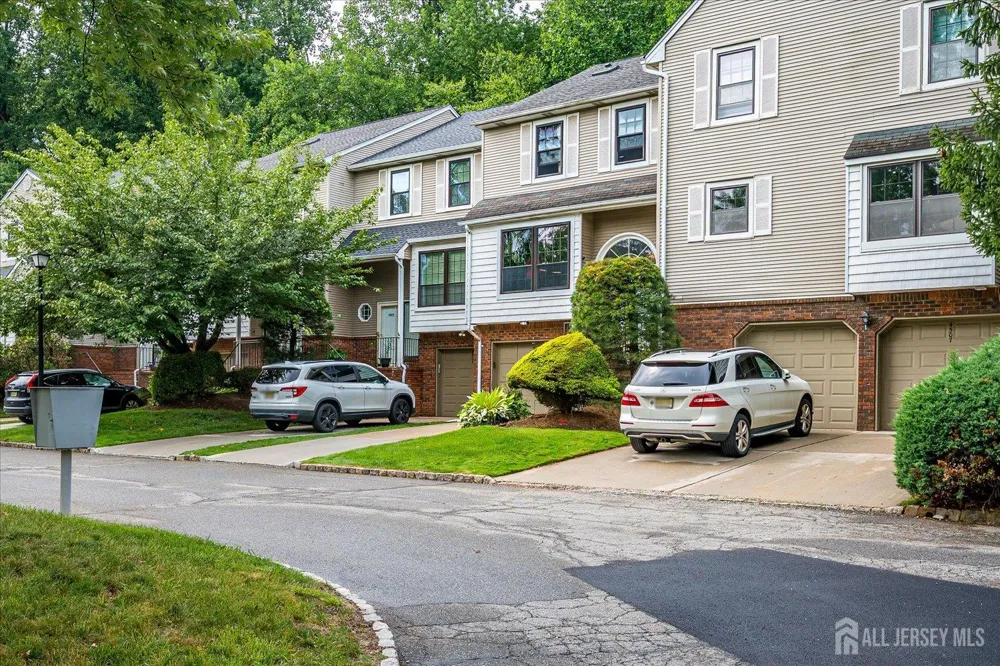 4506 Stonehedge Road Edison, NJ 08820