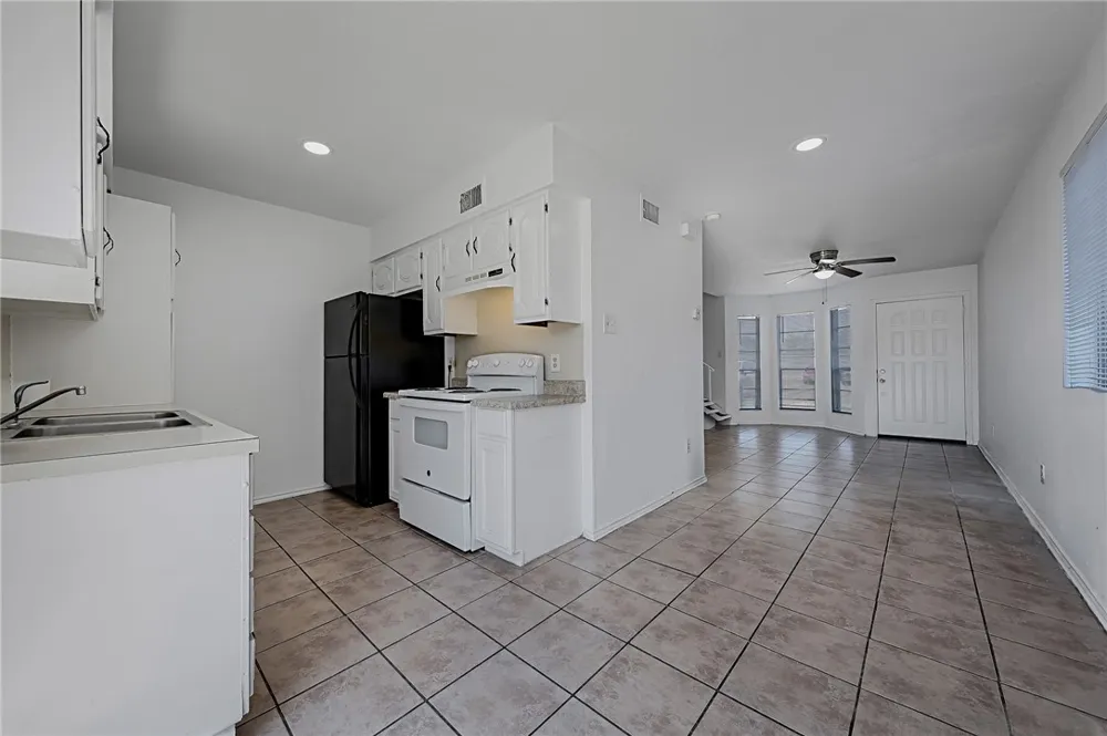 6641 Rhine Drive #A Corpus Christi, TX 78412