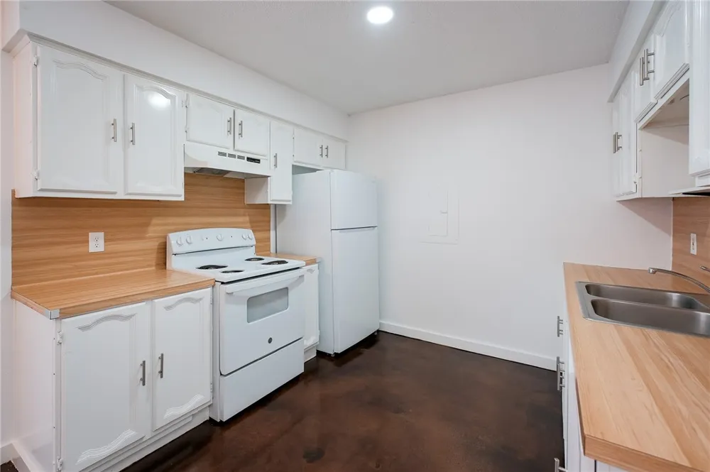 6641 Rhine Drive #B Corpus Christi, TX 78412