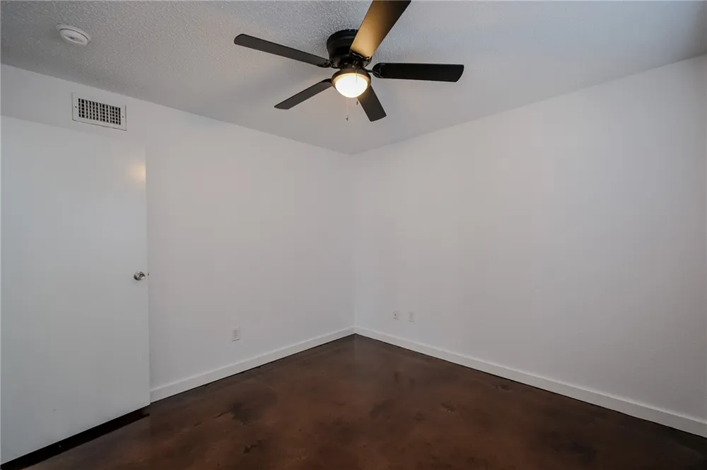 6641 Rhine Drive #B Corpus Christi, TX 78412