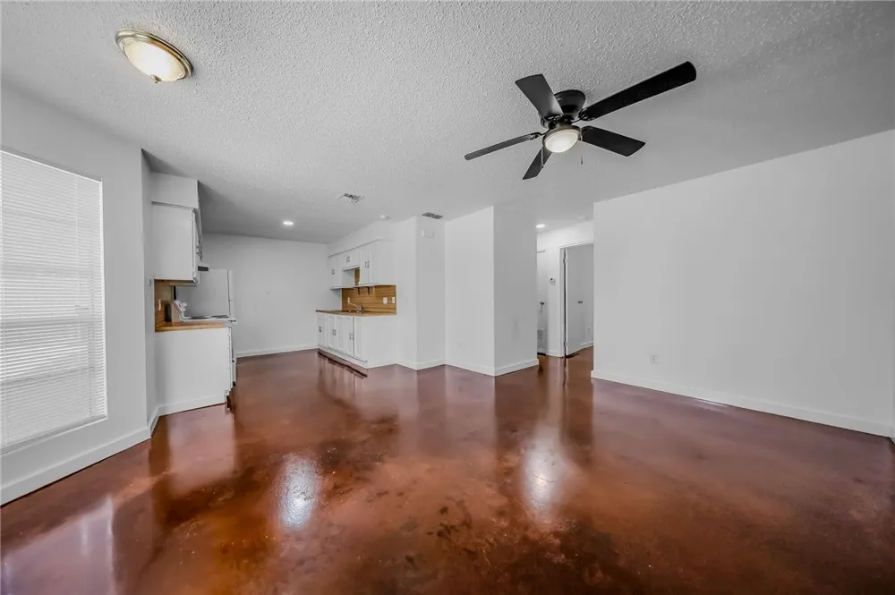6641 Rhine Drive #B Corpus Christi, TX 78412
