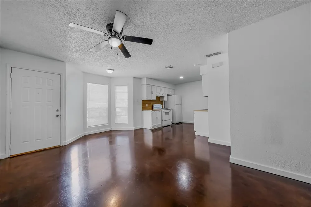 6641 Rhine Drive #B Corpus Christi, TX 78412
