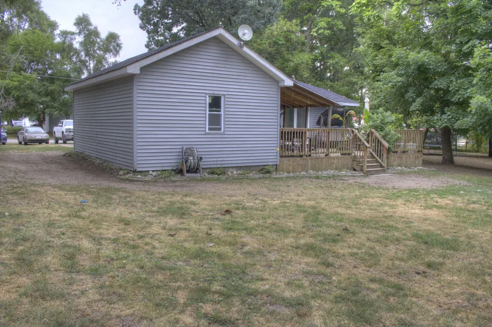 8783 2nd Street Vestaburg, MI 48891