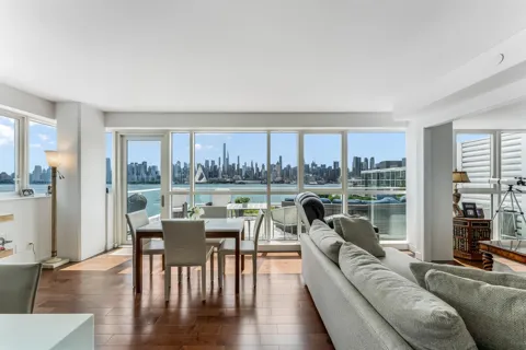 800 AVENUE AT PORT IMPERIAL