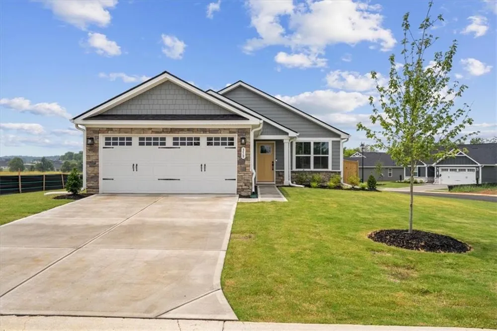 358 Oakleigh Drive Calhoun, GA 30701
