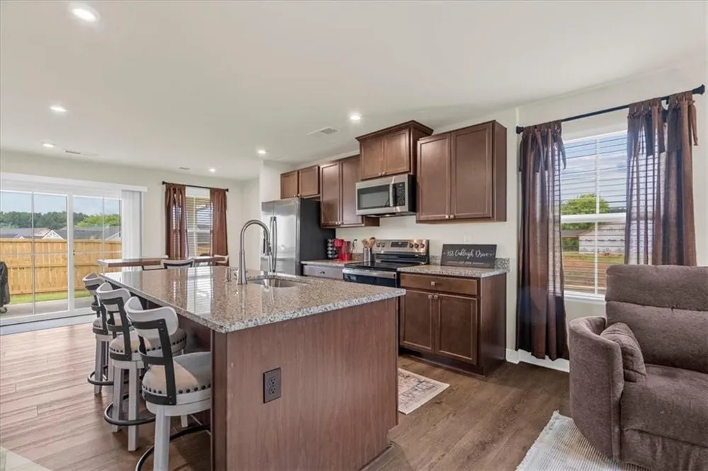 358 Oakleigh Drive Calhoun, GA 30701