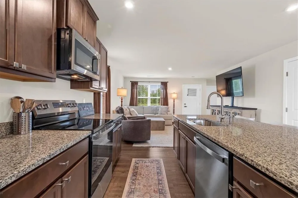 358 Oakleigh Drive Calhoun, GA 30701