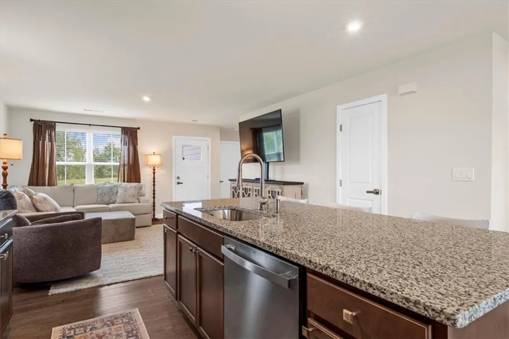 358 Oakleigh Drive Calhoun, GA 30701