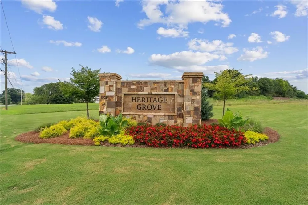 358 Oakleigh Drive Calhoun, GA 30701
