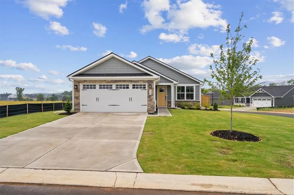 358 Oakleigh Drive Calhoun, GA 30701
