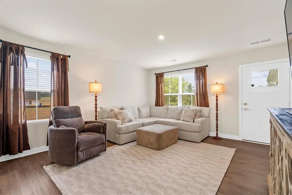 358 Oakleigh Drive Calhoun, GA 30701