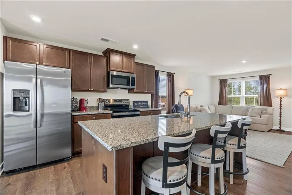358 Oakleigh Drive Calhoun, GA 30701