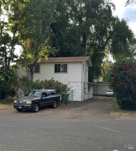 6494 17th Avenue ##A & B