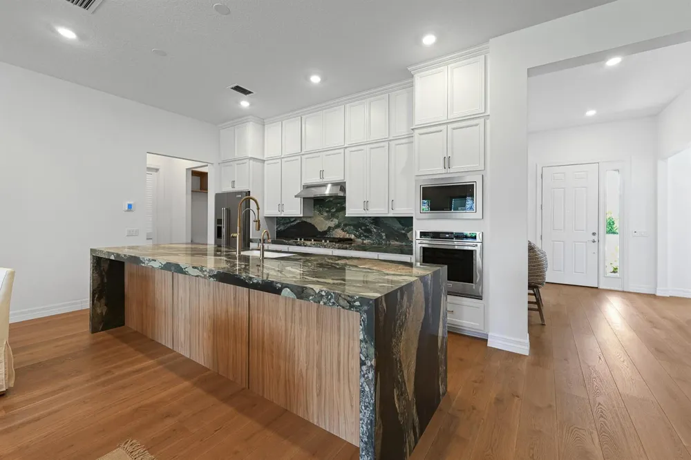 10799 STELLAR CIRCLE Palm Beach Gardens, FL 33412