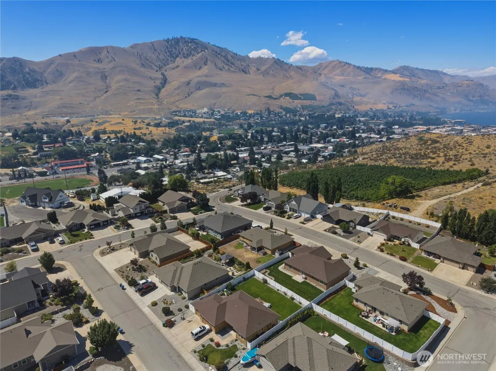 434 Wilson Street Chelan, WA 98816