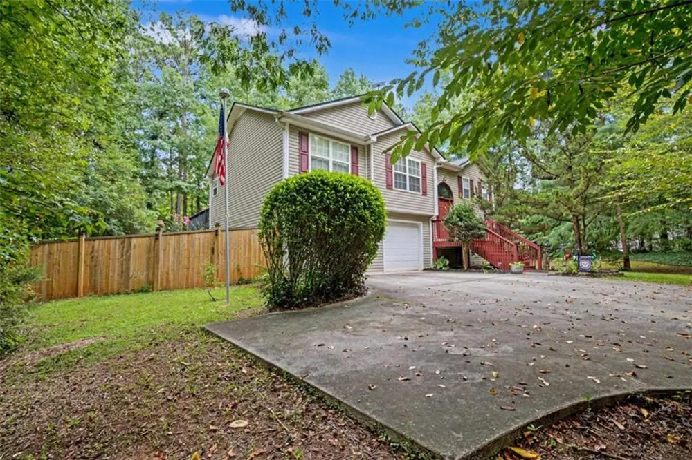 1049 Millard Farmer Road Newnan, GA 30263